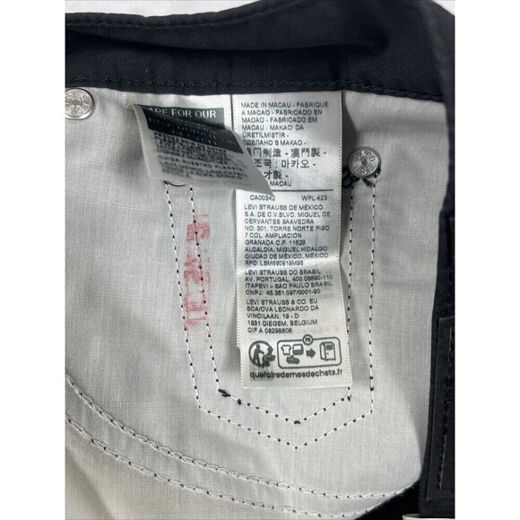 Levi's Women's High-Waisted Mom Jeans Black Size 29x30 NWT - Picture 4 of 7